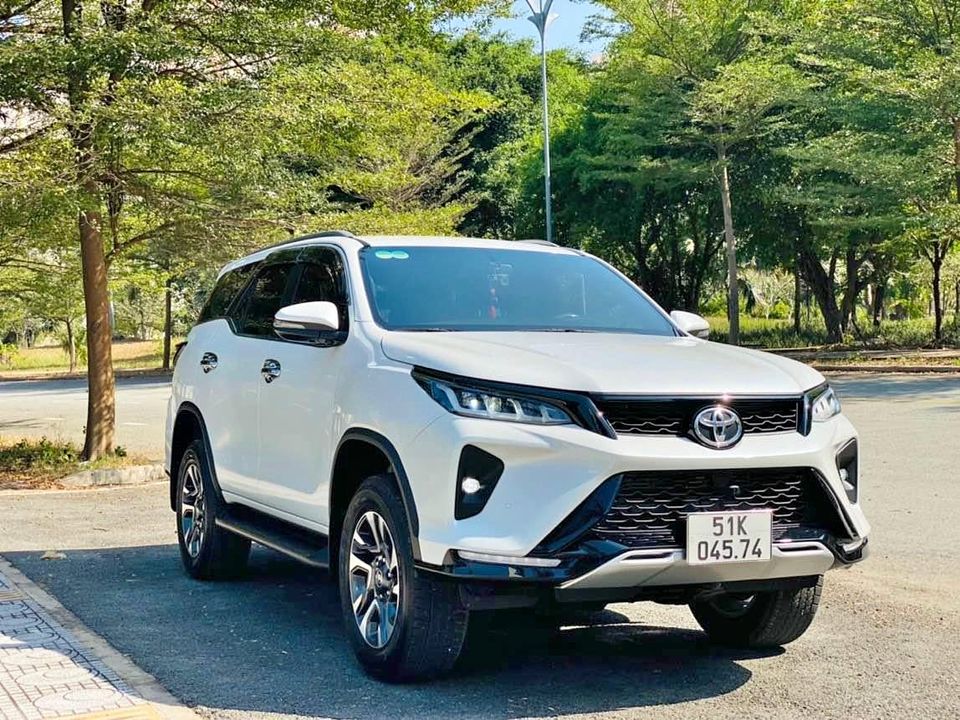 Xe Du Lịch 7 Chỗ Fortuner