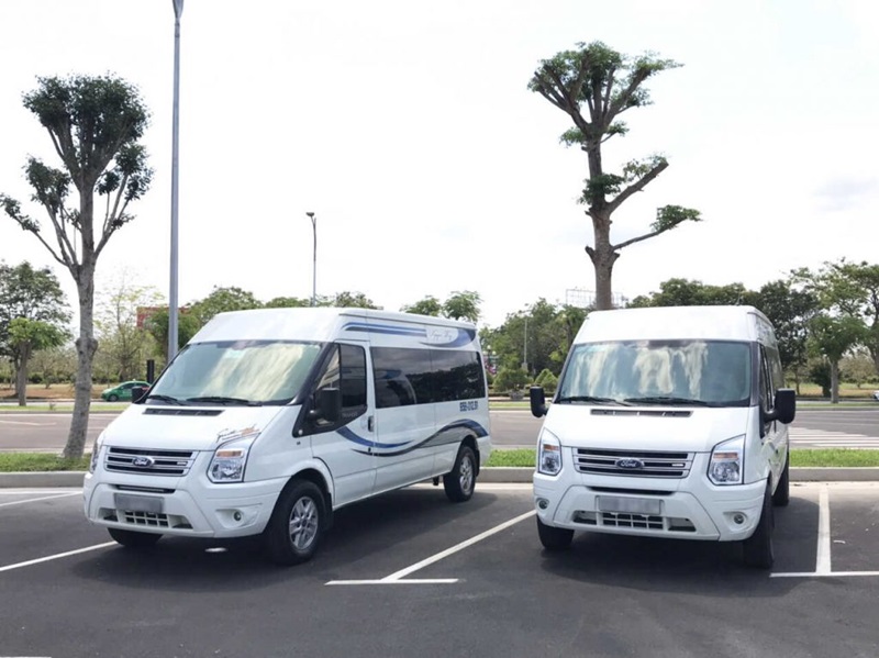 Xe du lịch Ford Transit 16 chỗ đời mới