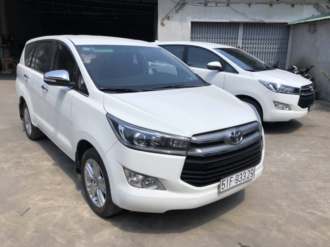 Xe du lịch 7 chỗ Innova