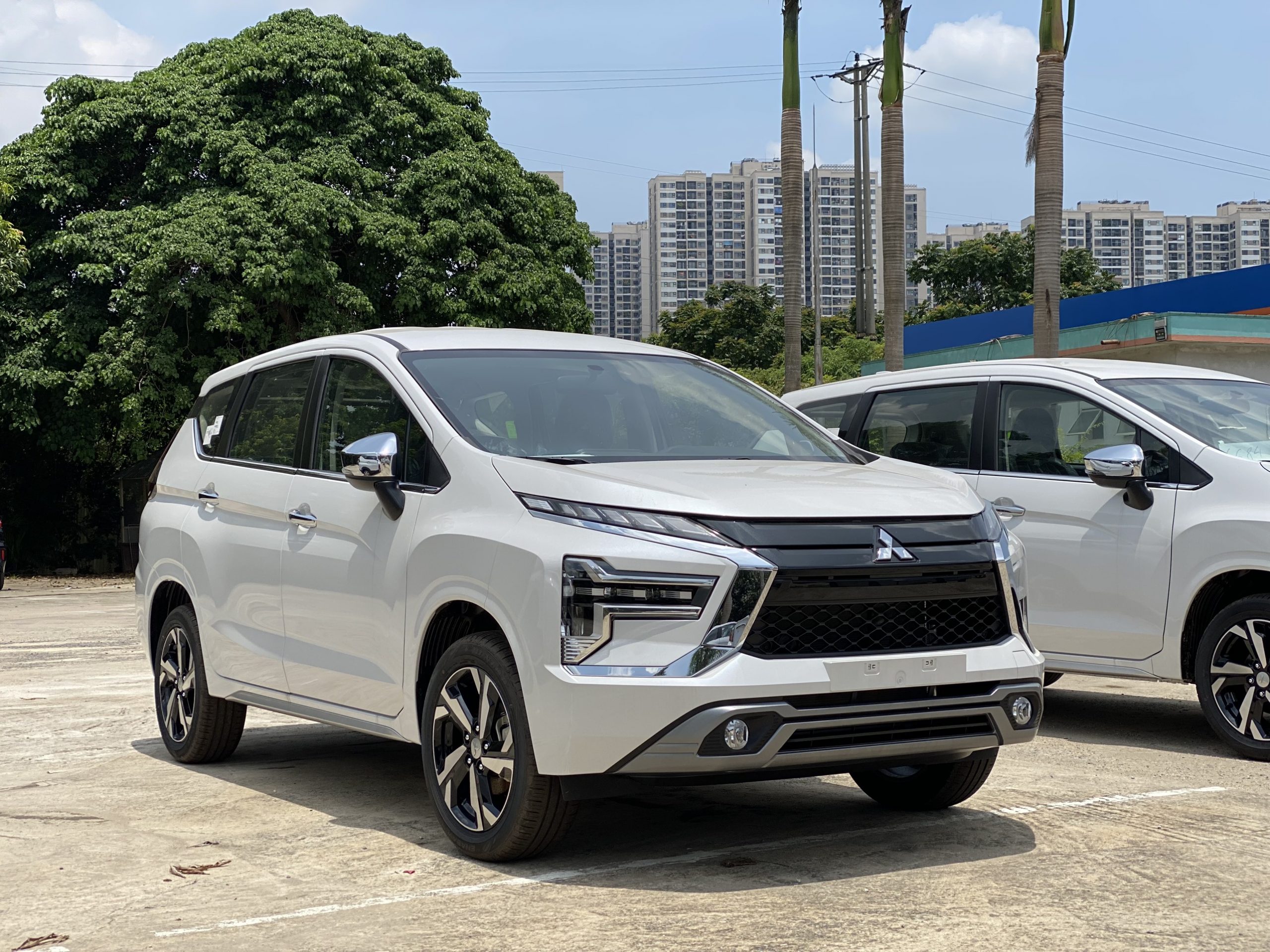 Xe du lịch 7 chỗ xpander